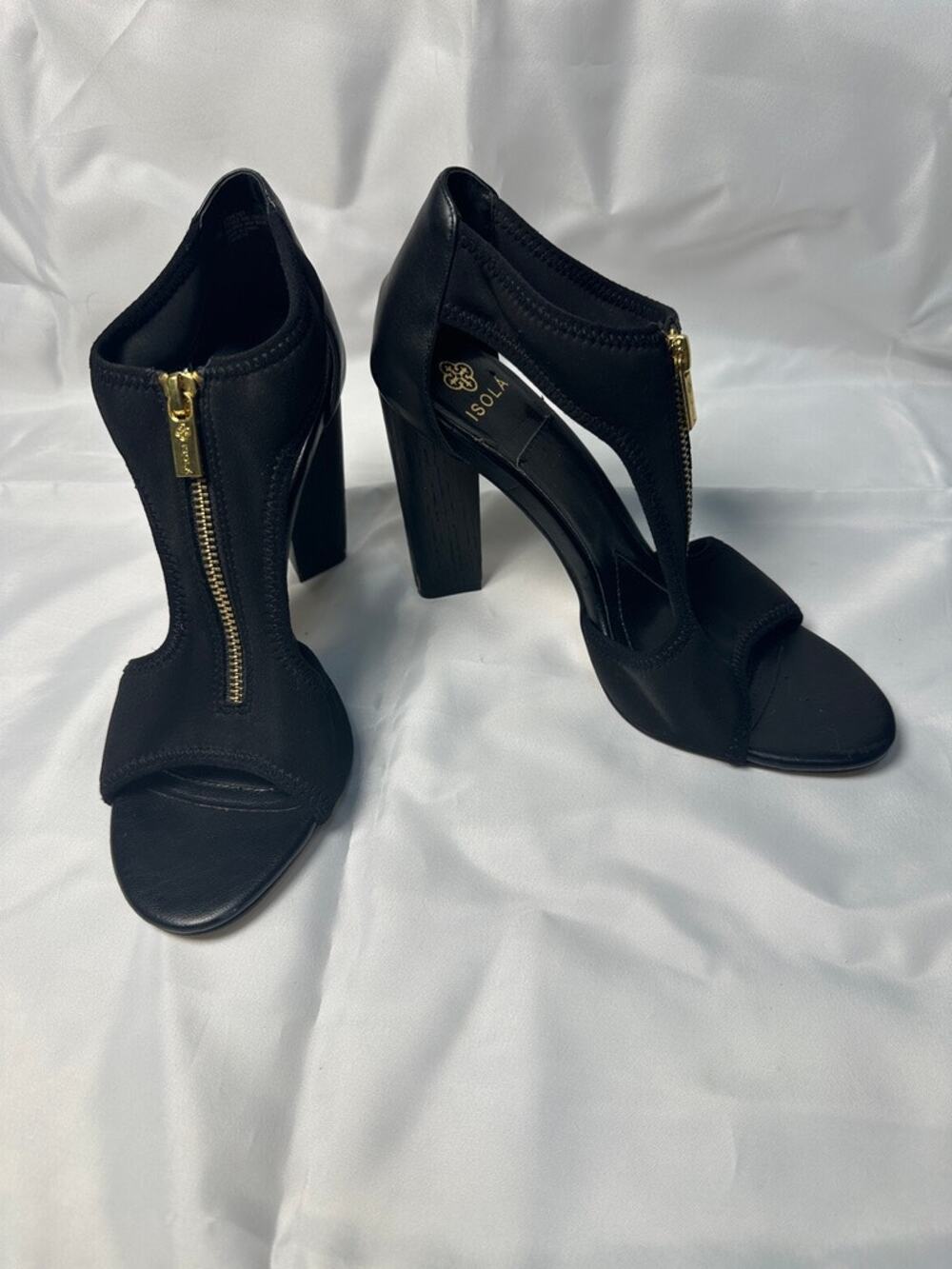 Isola Womens Size 9 Black Leather Front Zip Open Toe Block Heel Sandals